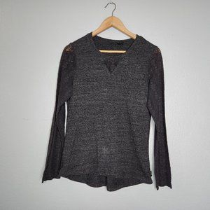3/$20🖤Prana Women's Medium Gray Lace Sleeves Top